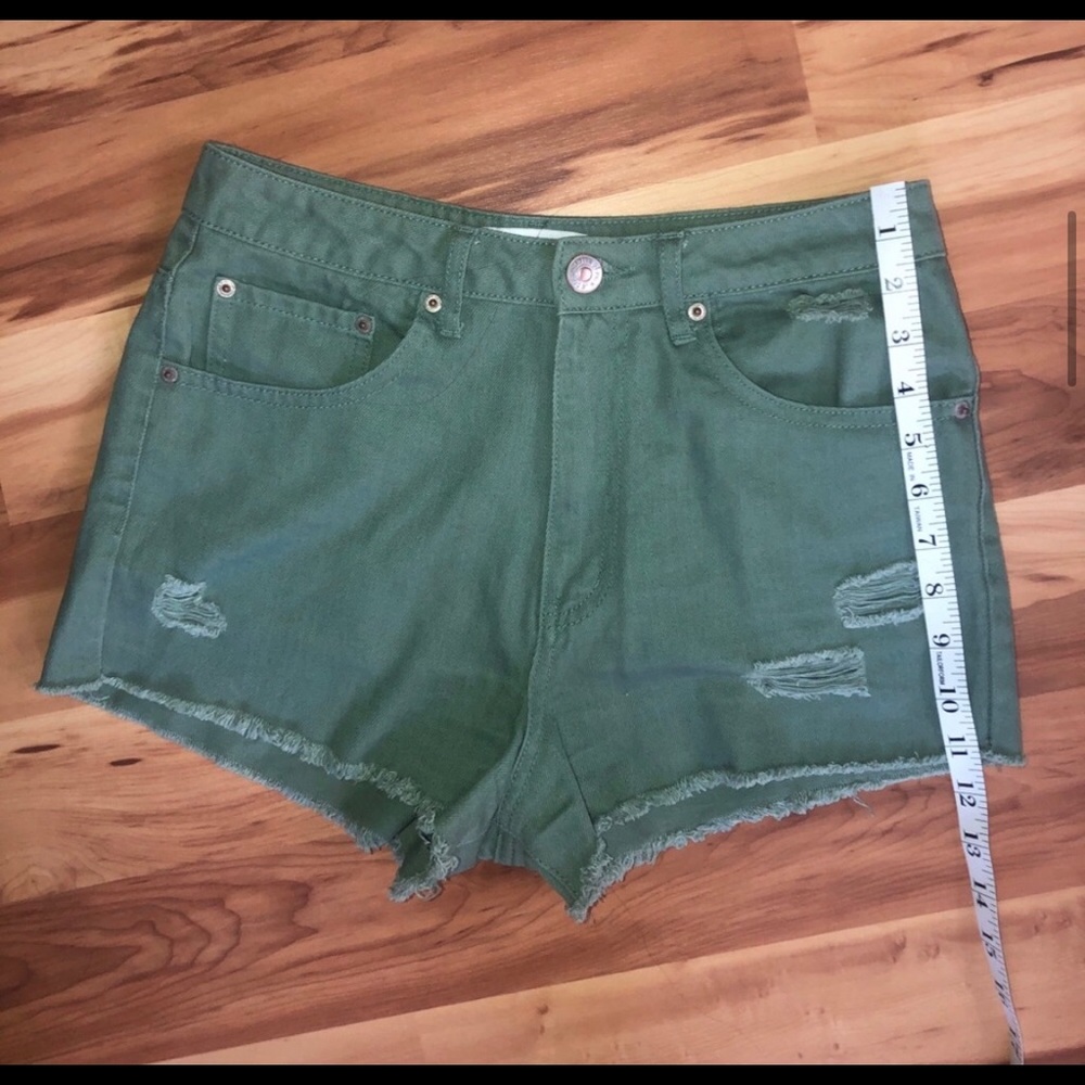 Green Forever 21 high waisted shorts size 27